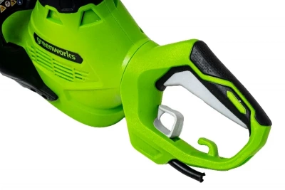 Кусторез Greenworks GHT7068, 220v, 68 см, 700 Вт (сетевой)